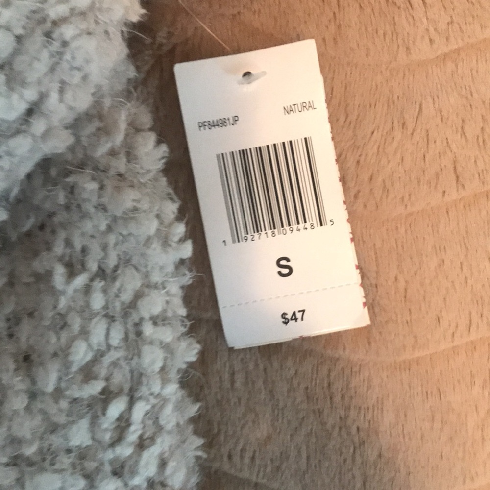Sweater - Picture 6 of 8